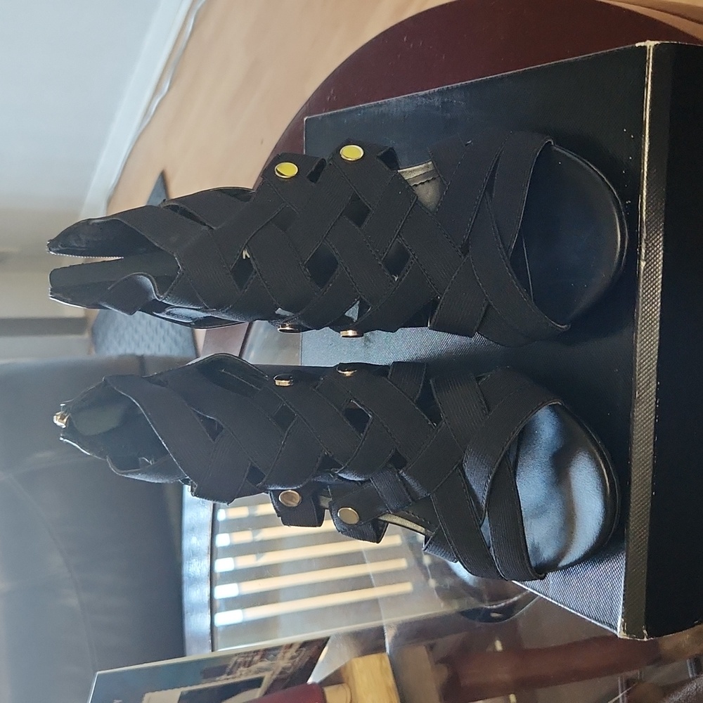 Dnky high heel shoes